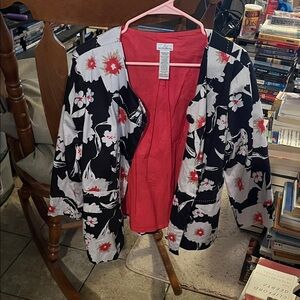 Jaclyn Smith Black and White Floral Blazer with Red Lining